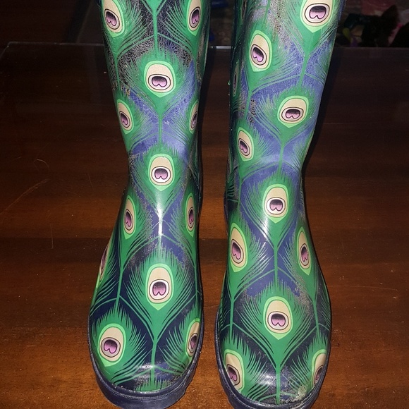 peacock rain boots